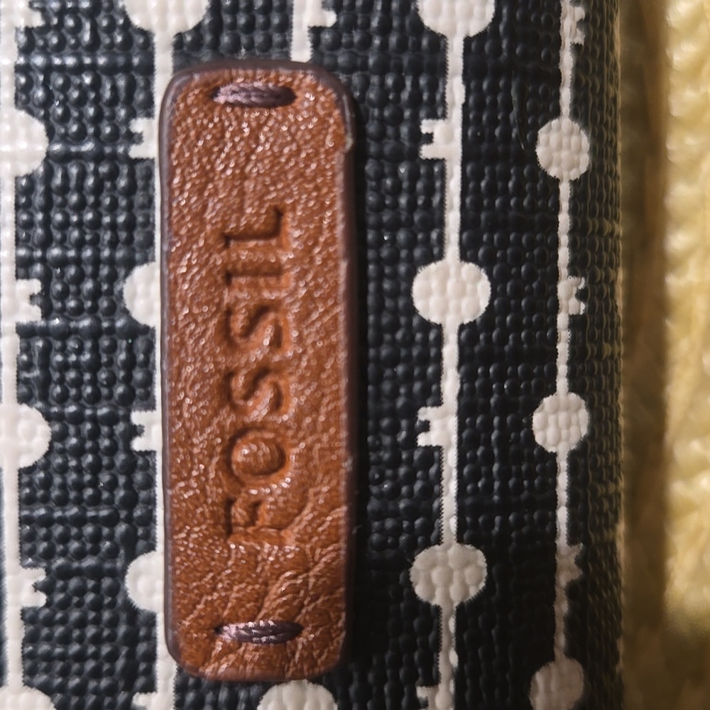 Fossil Wallet NWOT